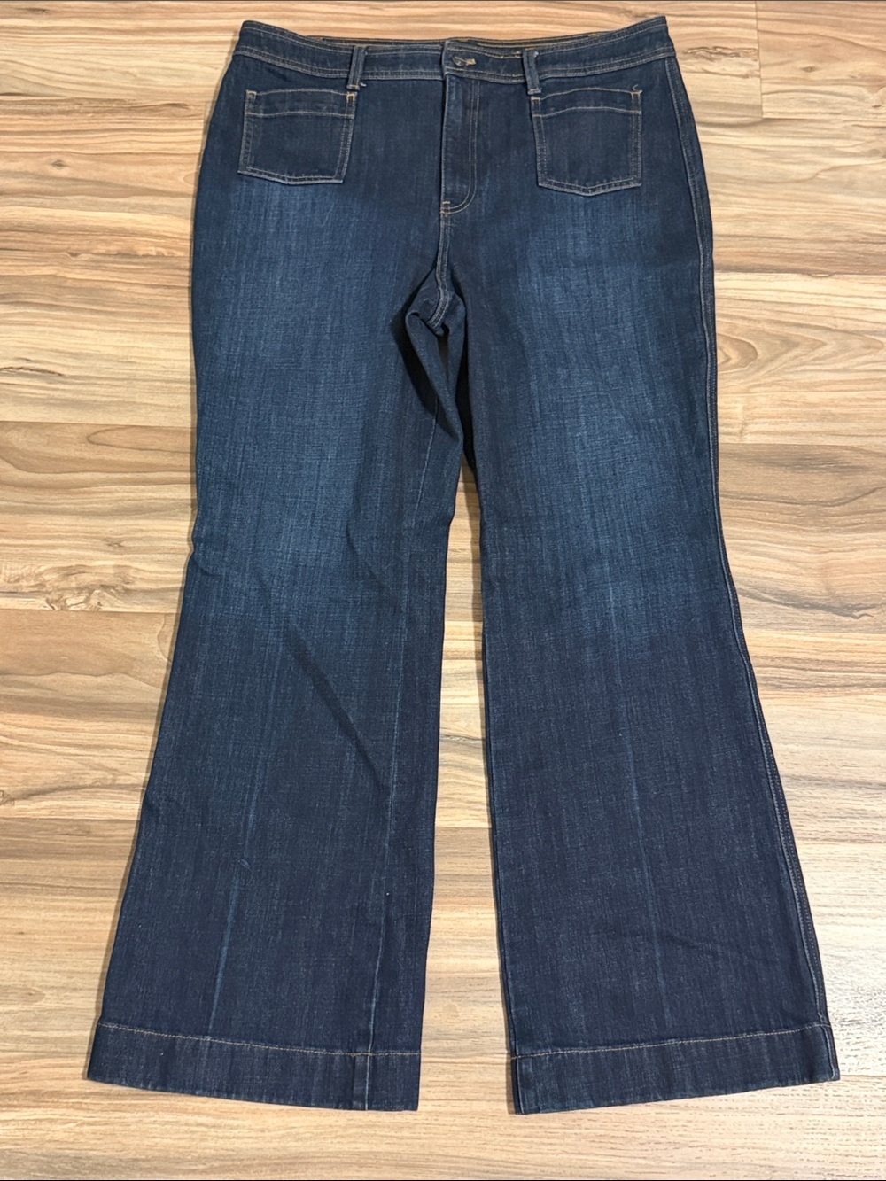 Talbots Flare Jean Women’s Sz. 16 Dark Indigo Stretch Denim Front Patch Pockets